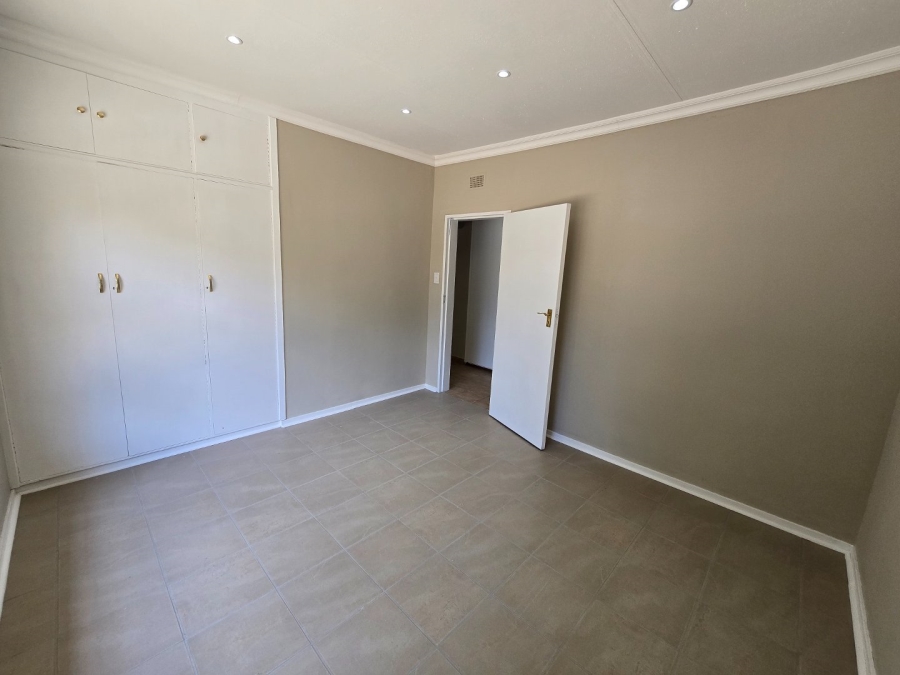 To Let 4 Bedroom Property for Rent in Hospitaalheuwel Free State